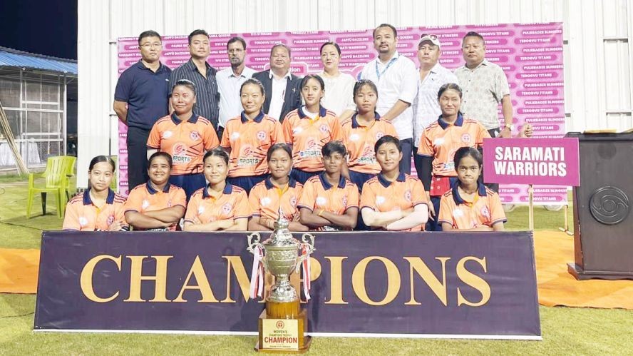 Winning team, Saramati Warriors with the champions trophy. (Morung Photo)